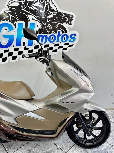 HONDA PCX 150 DLX, Foto 2