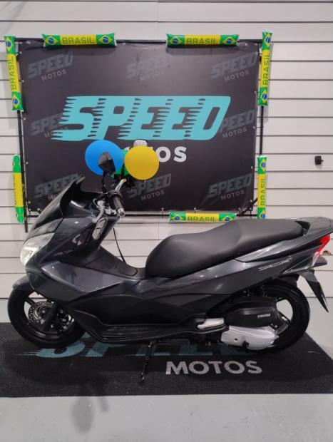 HONDA PCX 150 DLX, Foto 2