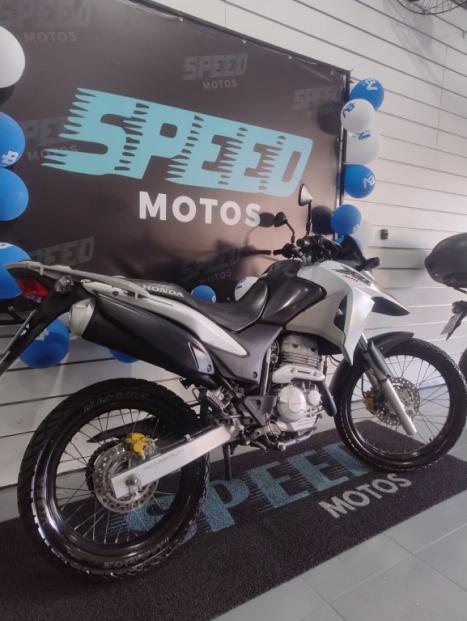 HONDA XRE 300 , Foto 2