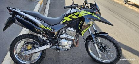 HONDA XRE 300 ABS, Foto 1