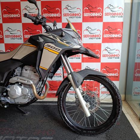 HONDA XRE 300 ABS, Foto 2
