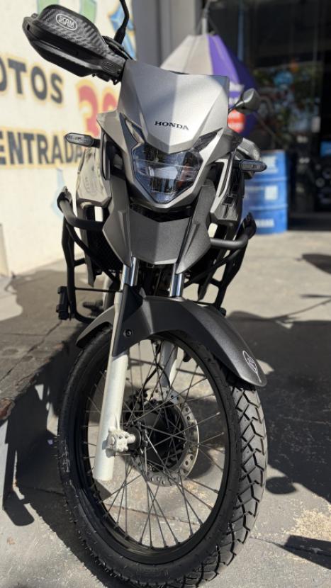 HONDA XRE 300 ABS, Foto 1