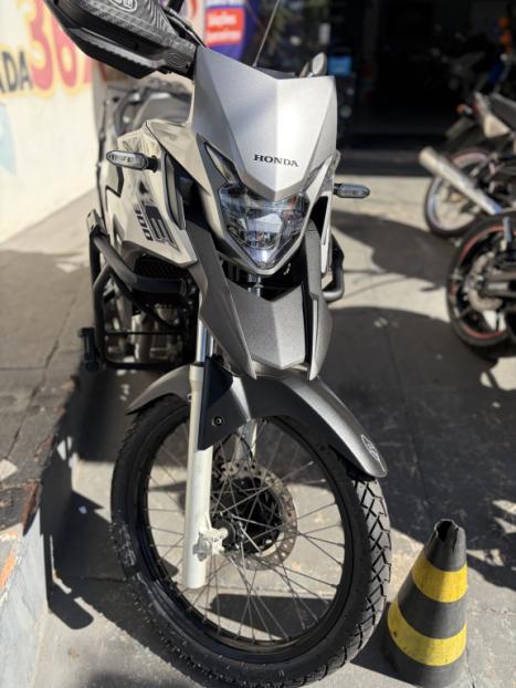 HONDA XRE 300 ABS, Foto 2