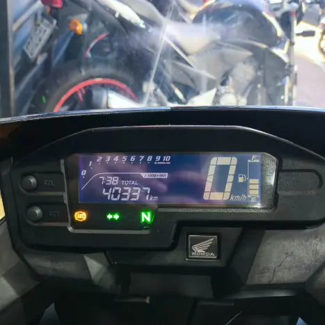HONDA XRE 300 ABS, Foto 2