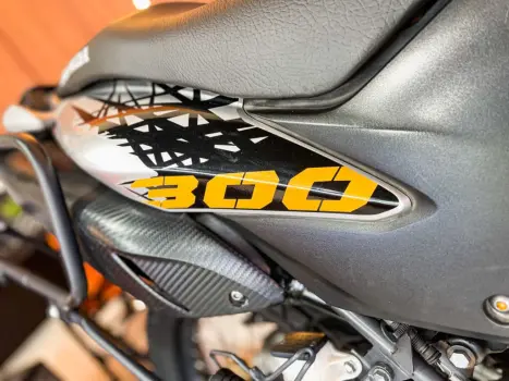 HONDA XRE 300 ADVENTURE, Foto 7