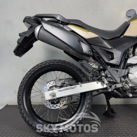 HONDA XRE 300 ADVENTURE, Foto 2