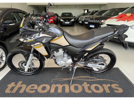 HONDA XRE 300 ADVENTURE, Foto 3