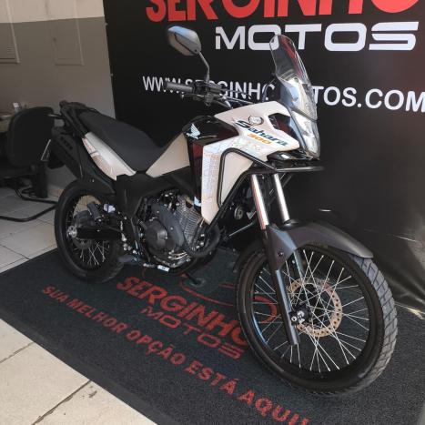 HONDA XRE 300 ADVENTURE, Foto 4