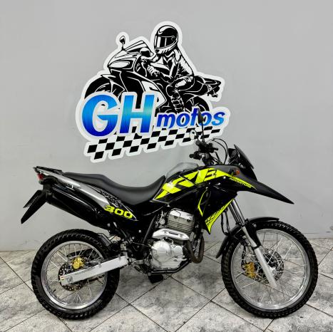 HONDA XRE 300 ADVENTURE, Foto 1