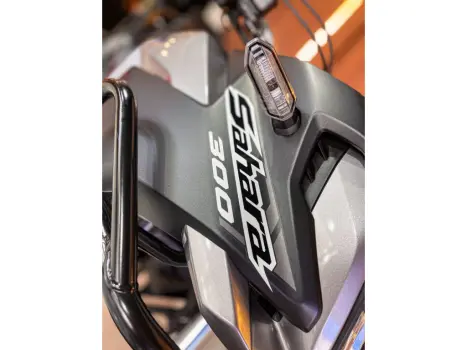 HONDA XRE 300 Sahara , Foto 7