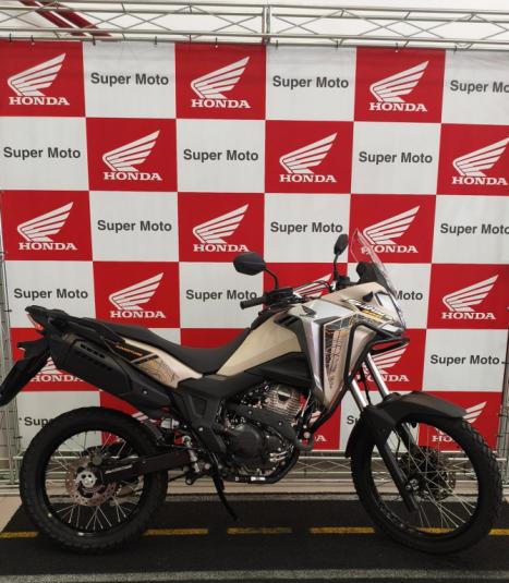 HONDA XRE 300 Sahara ADVENTURE, Foto 2