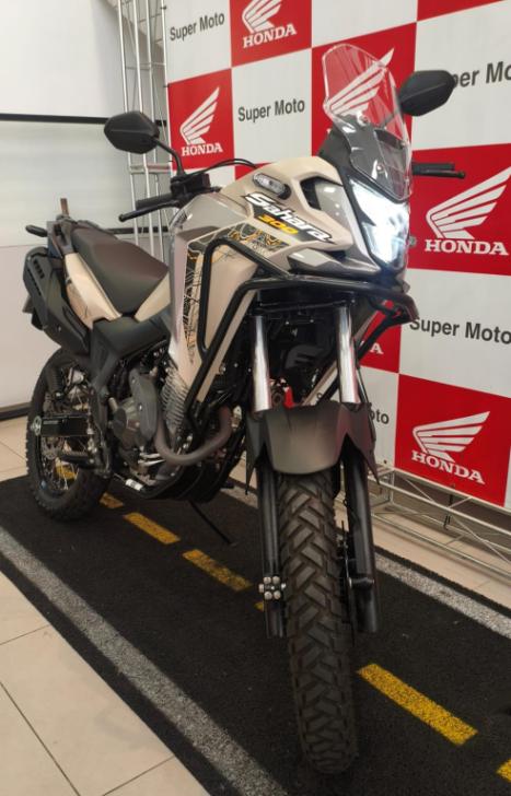 HONDA XRE 300 Sahara ADVENTURE, Foto 1