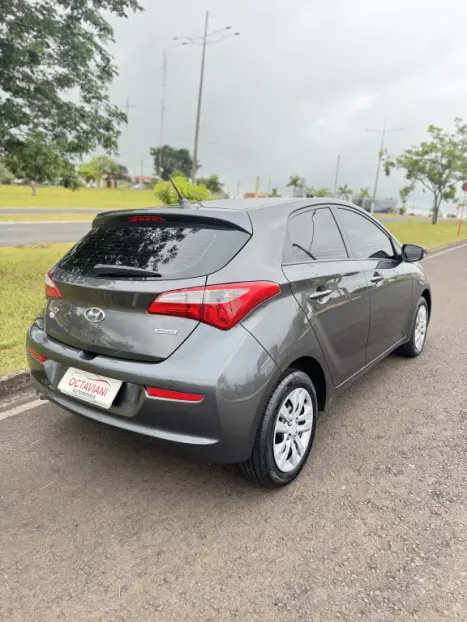 HYUNDAI HB 20 Hatch 1.6 16V 4P FLEX COMFORT PLUS AUTOM�TICO, Foto 8