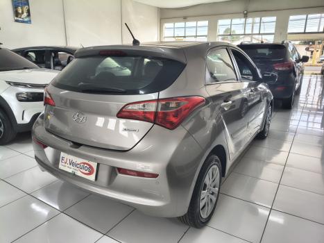 HYUNDAI HB 20 Hatch 1.6 16V 4P COMFORT FLEX AUTOM�TICO, Foto 7