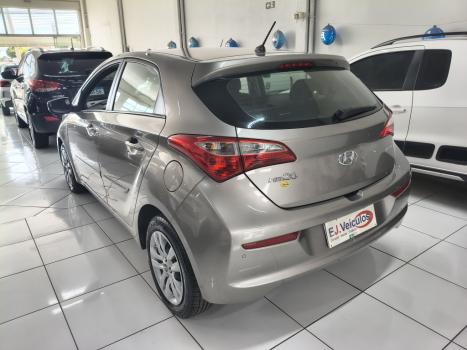 HYUNDAI HB 20 Hatch 1.6 16V 4P COMFORT FLEX AUTOM�TICO, Foto 9