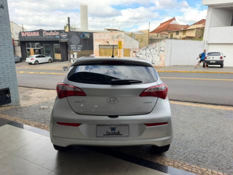 HYUNDAI HB 20 Hatch 1.6 16V 4P FLEX COMFORT PLUS AUTOM�TICO, Foto 5
