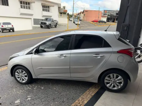 HYUNDAI HB 20 Hatch 1.6 16V 4P FLEX COMFORT PLUS AUTOM�TICO, Foto 9