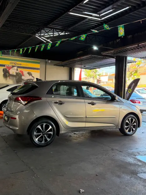HYUNDAI HB 20 Hatch 1.6 16V 4P FLEX 1 MILLION AUTOM�TICO, Foto 9