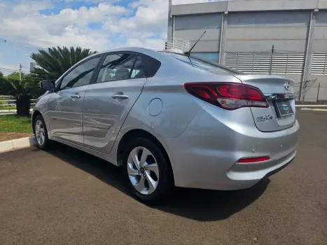 HYUNDAI HB 20 Sedan 1.6 16V 4P FLEX COMFORT PLUS, Foto 4