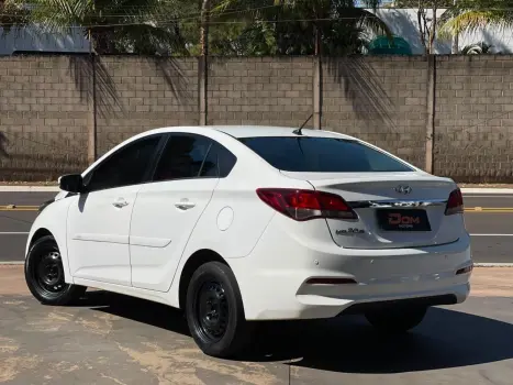 HYUNDAI HB 20 Sedan 1.0 12V 4P FLEX COMFORT PLUS, Foto 4