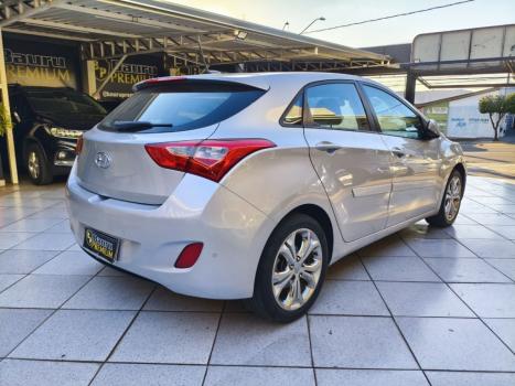 HYUNDAI I30 2.0 16V 4P, Foto 3
