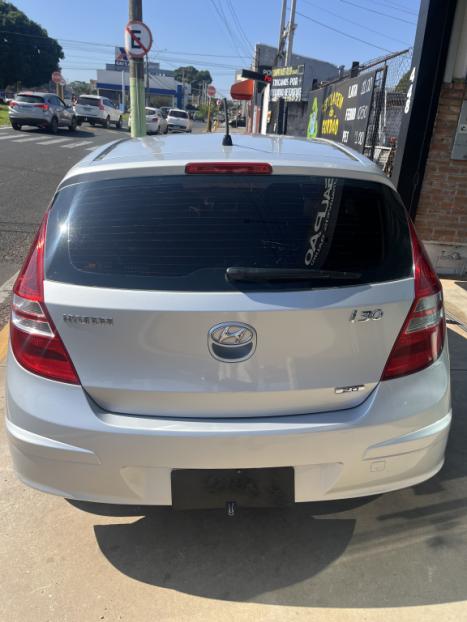 HYUNDAI I30 2.0 16V 4P, Foto 3