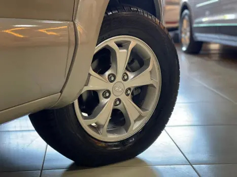 HYUNDAI Tucson 2.0 16V 4P GL, Foto 7