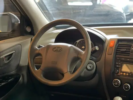 HYUNDAI Tucson 2.0 16V 4P GL, Foto 9
