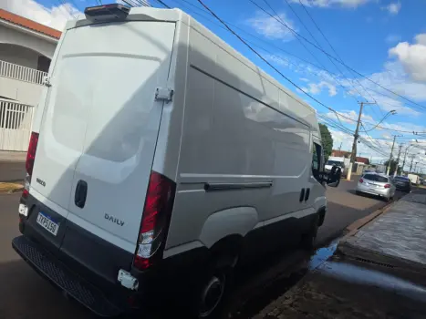 IVECO Daily 30-160 3.0 TURBO DIESEL  CHASSI CABINE SIMPLES, Foto 9