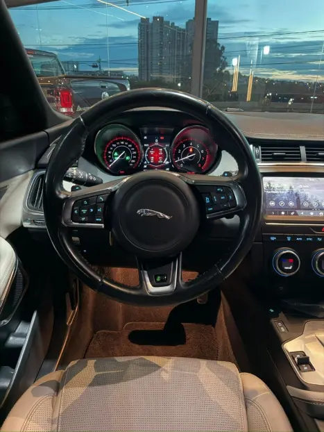 JAGUAR E-Pace 2.0 16V 4P P300 R-DYNAMIC SE AWD TURBO AUTOM�TICO, Foto 16