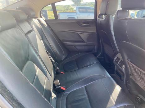 JAGUAR XE 2.0 16V 4P SI4 R-SPORT TURBO AUTOMTICO, Foto 9