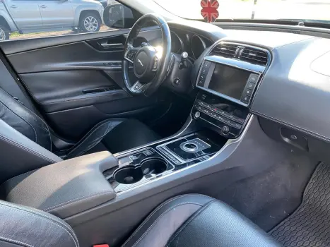 JAGUAR XE 2.0 16V 4P SI4 R-SPORT TURBO AUTOMTICO, Foto 14