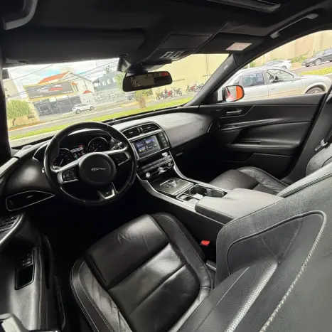 JAGUAR XE 2.0 16V 4P R-SPORT 250 TURBO AUTOM�TICO, Foto 12