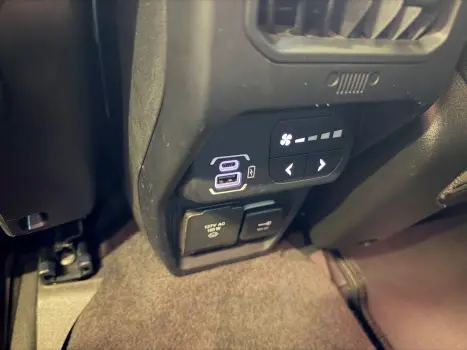 JEEP Commander 1.3 16V 4P FLEX T270 OVERLAND TURBO AUTOM�TICO AT6, Foto 11