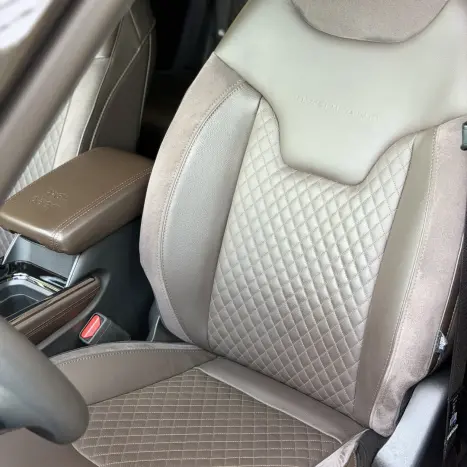 JEEP Commander 2.0 16V 4P TD380 OVERLAND 4X4 TURBO DIESEL AUTOM�TICO AT9, Foto 13