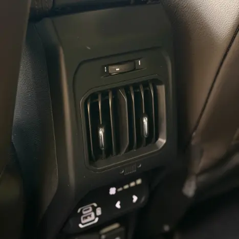 JEEP Commander 2.0 16V 4P TD380 OVERLAND 4X4 TURBO DIESEL AUTOM�TICO AT9, Foto 15