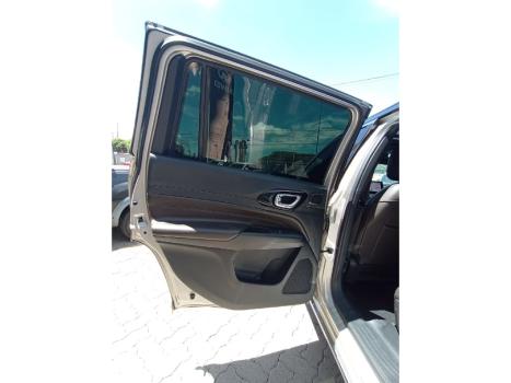 JEEP Commander 2.0 16V 4P TD380 OVERLAND TURBO DIESEL AUTOM�TICO, Foto 13