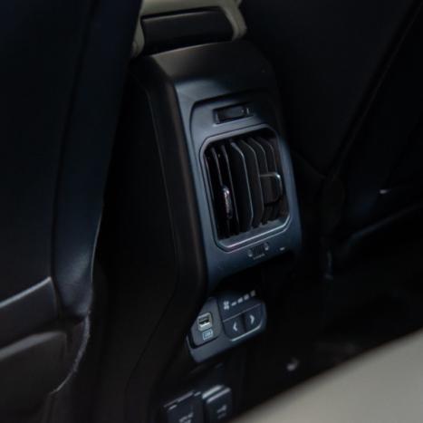 JEEP Commander 2.0 16V 4P TD380 OVERLAND 4X4 TURBO DIESEL AUTOM�TICO AT9, Foto 13