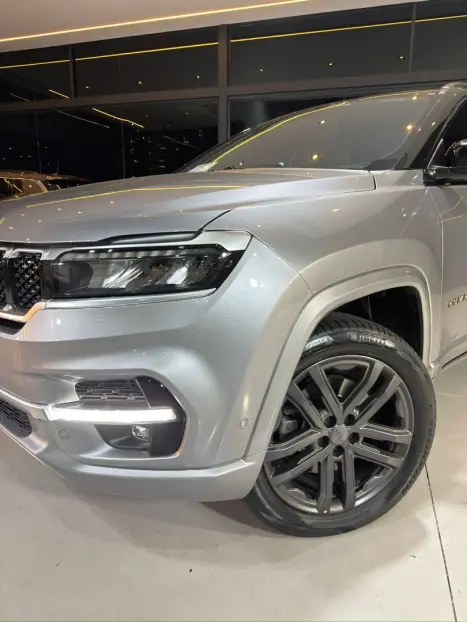 JEEP Commander 2.2 TURBO DIESEL OVERLAND 4X4 AUTOM�TICO AT9, Foto 4