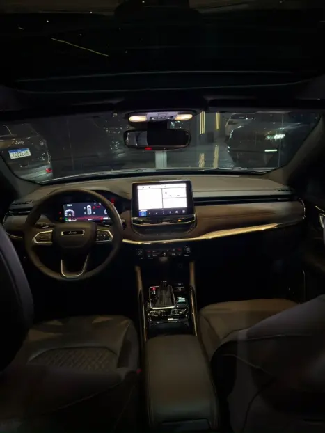 JEEP Commander 2.2 TURBO DIESEL OVERLAND 4X4 AUTOM�TICO AT9, Foto 14