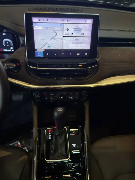 JEEP Commander 2.2 TURBO DIESEL OVERLAND 4X4 AUTOM�TICO AT9, Foto 17