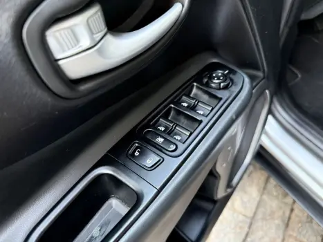 JEEP Renegade 1.3 16V 4P FLEX T270 LONGITUDE TURBO AUTOM�TICO, Foto 14