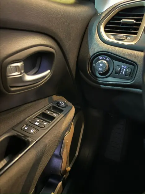 JEEP Renegade 1.8 16V 4P FLEX LONGITUDE AUTOM�TICO, Foto 12