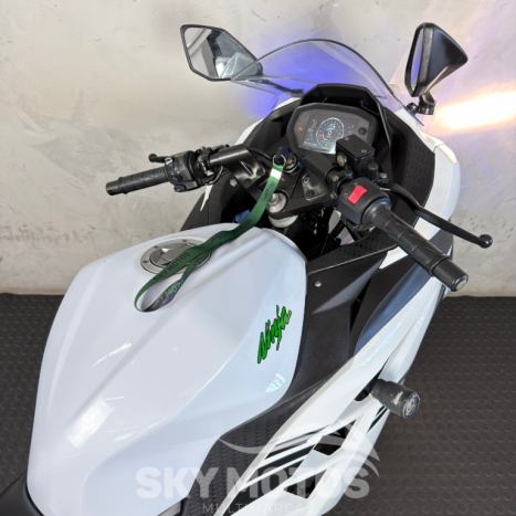 KAWASAKI Ninja 300 , Foto 11