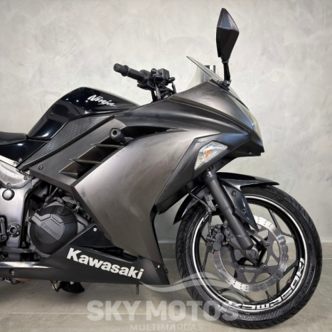 KAWASAKI Ninja 300 , Foto 4