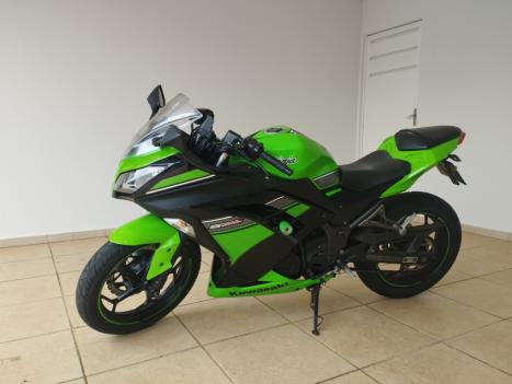 KAWASAKI Ninja 300 ABS, Foto 5