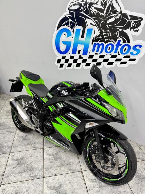 KAWASAKI Ninja 300 ABS, Foto 3