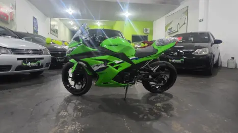 KAWASAKI Ninja 300 ABS, Foto 8
