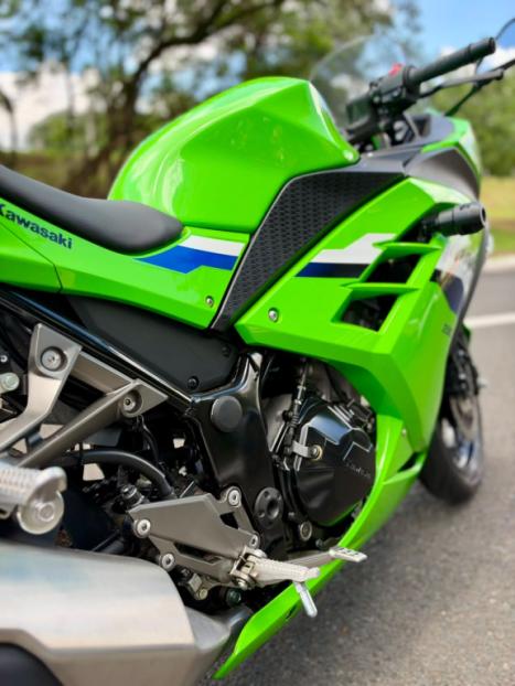 KAWASAKI Ninja 300 ABS, Foto 13