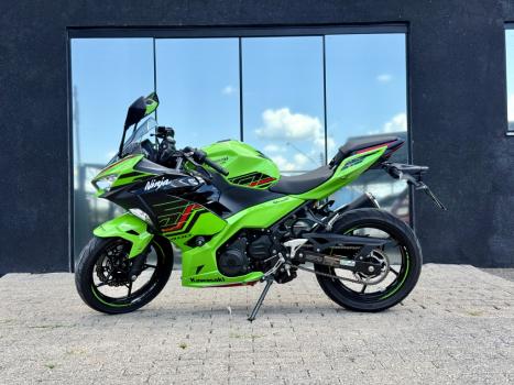 KAWASAKI Ninja 400 , Foto 2
